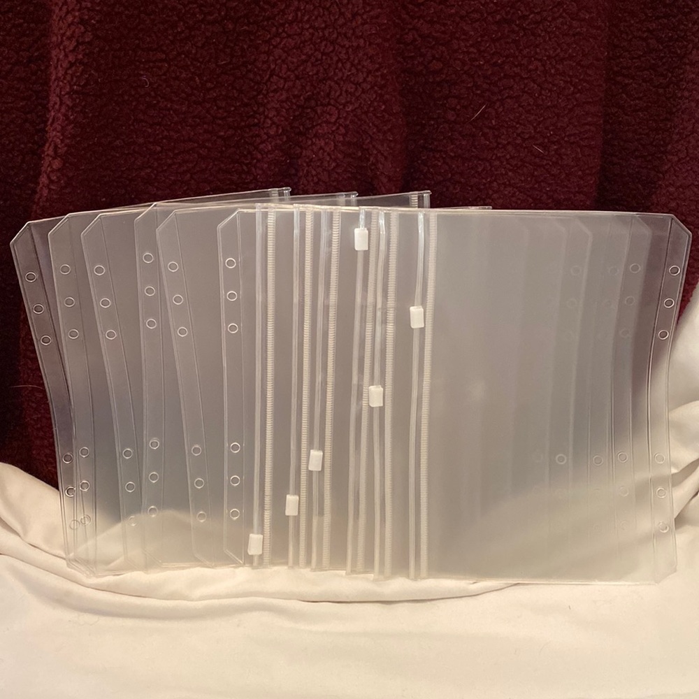 Clear zipper pockets for day planner